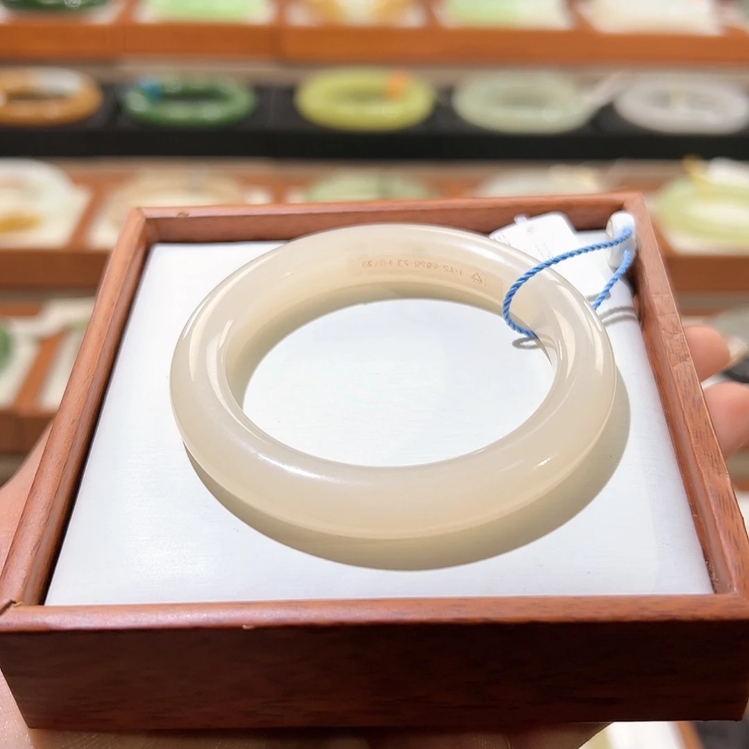 和田玉手镯未镶嵌金*贝