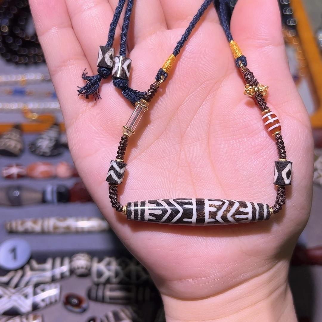 树脂制品邦提克锁骨链