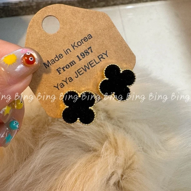 铜合金耳饰 黑丝绒四叶~精致百搭气质小众高级简约高端耳钉A193