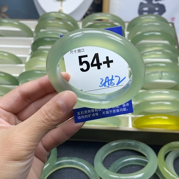 乐***9蛇纹石玉未镶嵌手镯