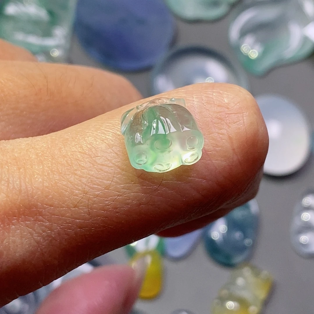 翡翠颈饰未镶嵌翡翠