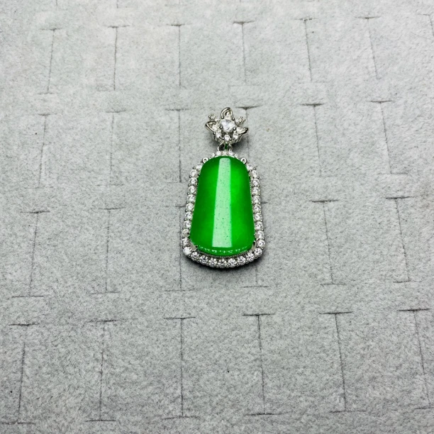 翡翠多样性发一（L113）时尚满绿平安无事素款绿色镶嵌精致气质精美