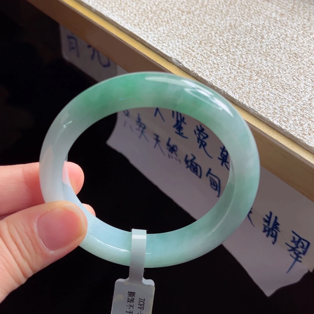 翡翠未镶嵌手镯手镯