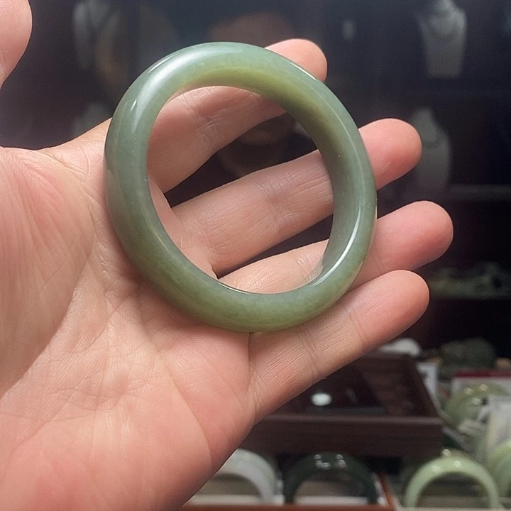晶***2和田玉手镯未镶嵌
