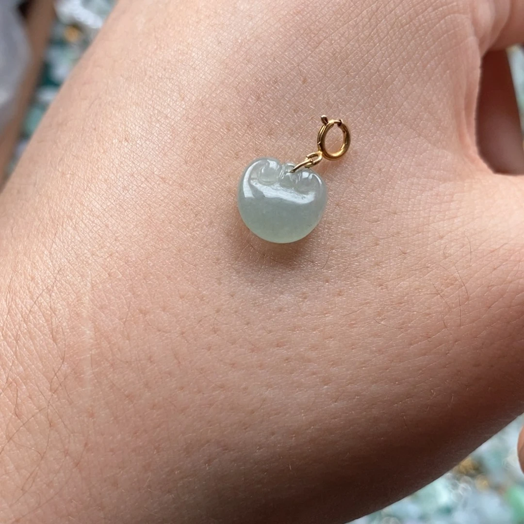 翡翠颈饰未镶嵌如果