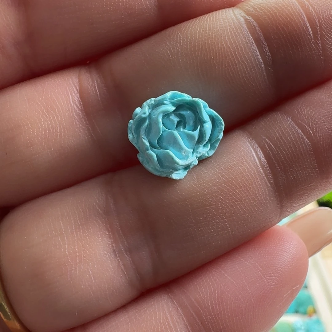 绿松石未镶嵌颈饰