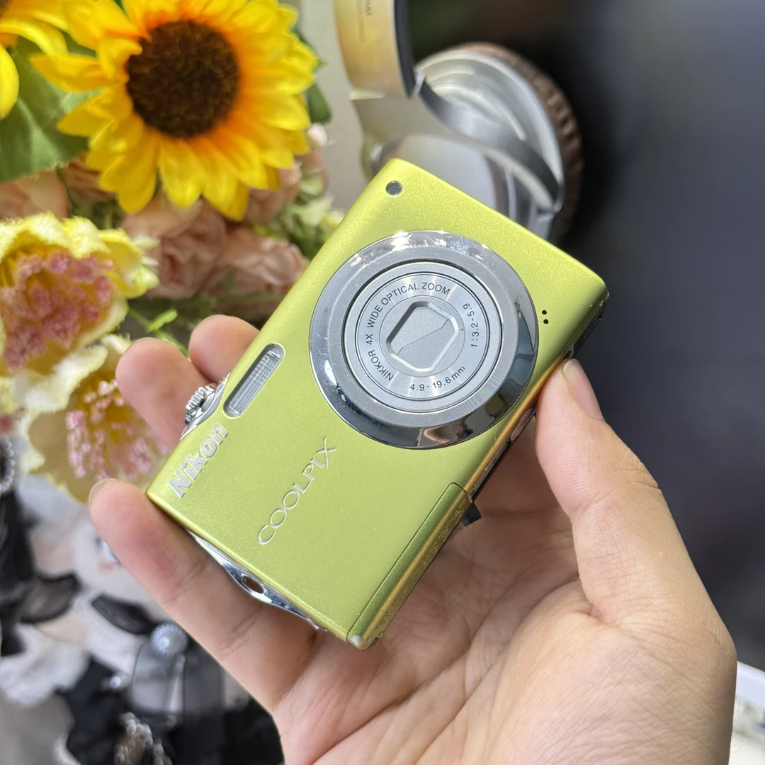 9新 Nikon/尼康 尼康s3000冷白皮柔焦香草绿1200万像素带配件