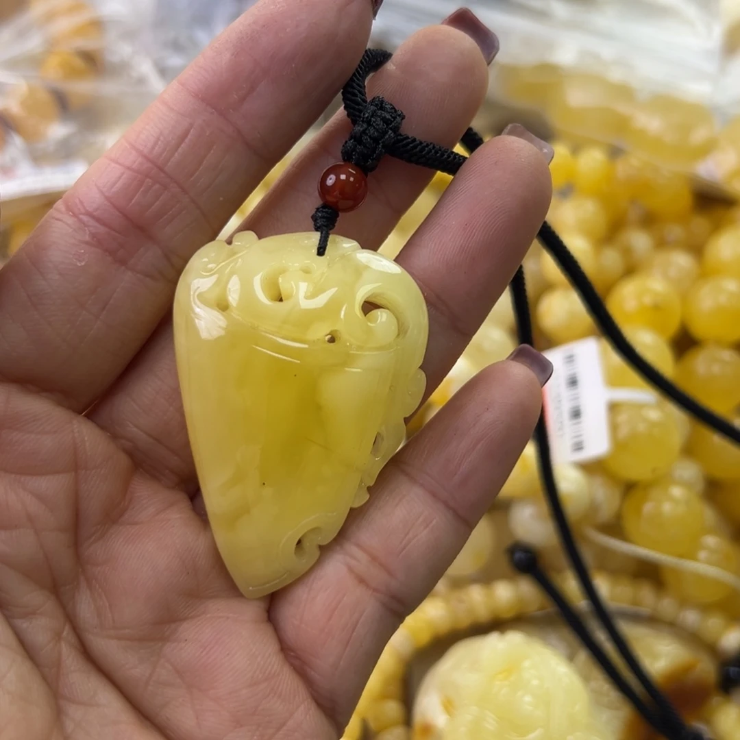 琥珀珠宝奇石未镶嵌