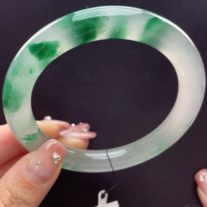 未镶嵌手镯石英质玉