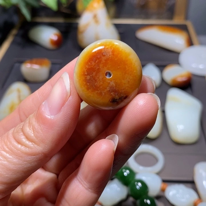 和田玉颈饰未镶嵌