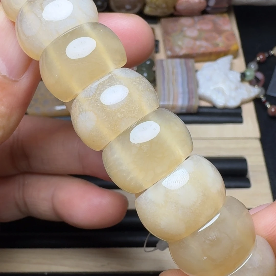 未镶嵌纯天然色有机玉石保真色硅化玉