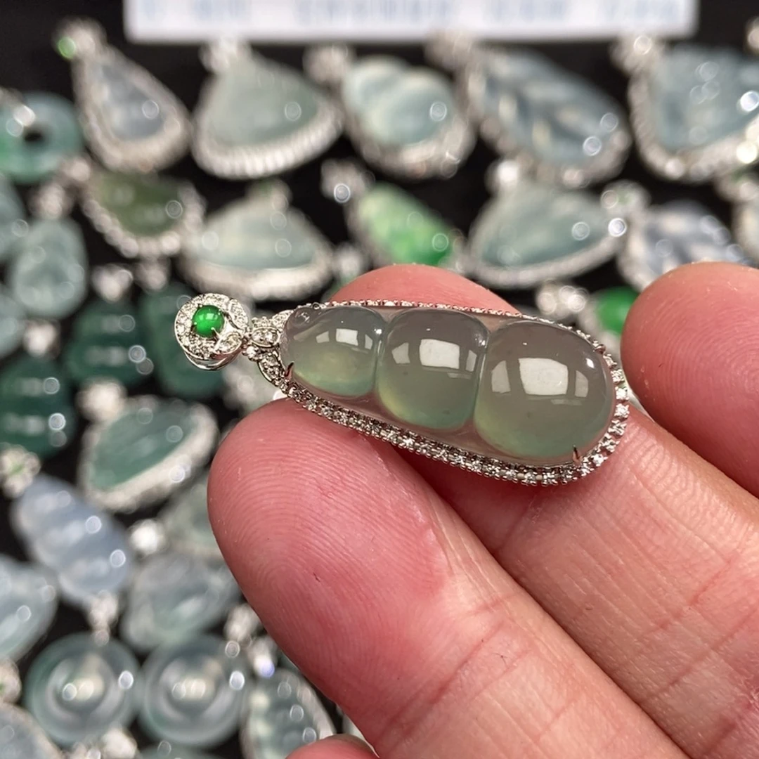 吊坠(不含链)18K金镶嵌翡翠豆子