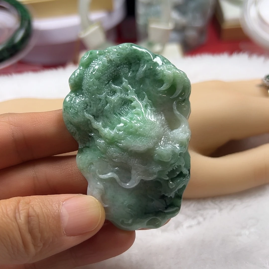 颈饰未镶嵌翡翠缅甸天然A货翡翠龙牌吊坠