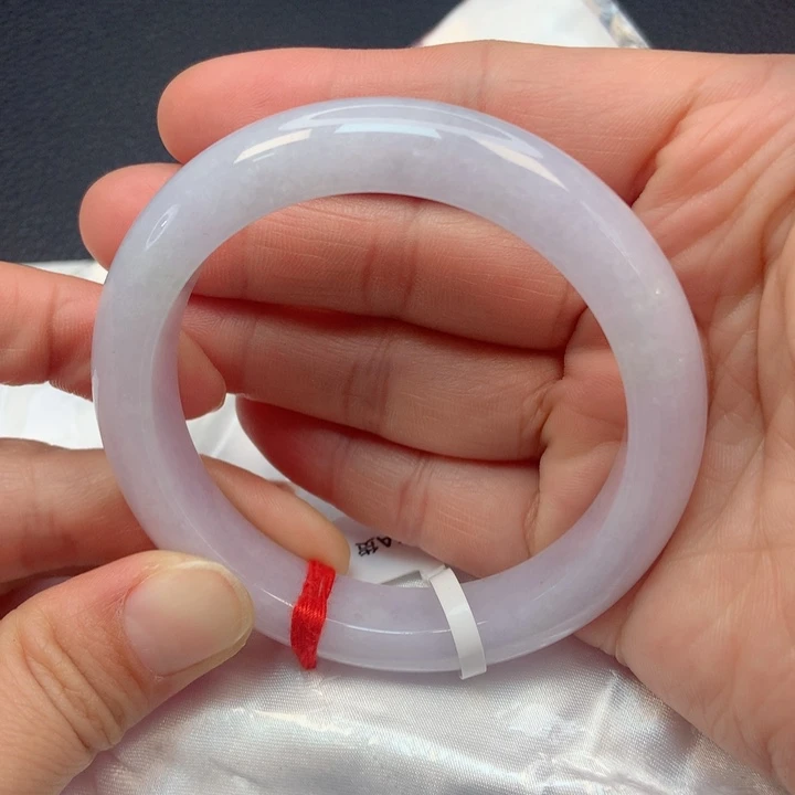 翡翠手镯未镶嵌55圈