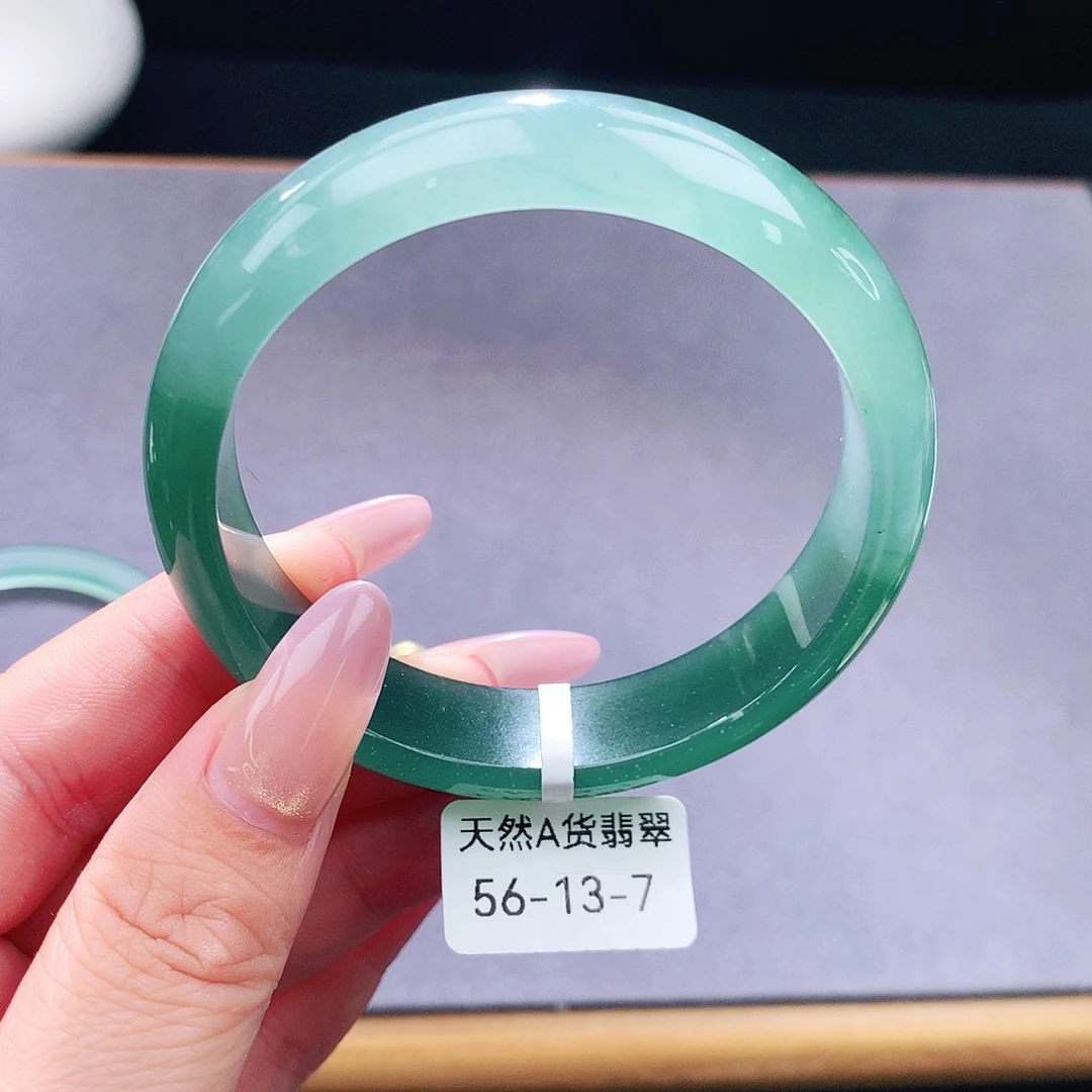 未镶嵌手镯（圆镯）翡翠