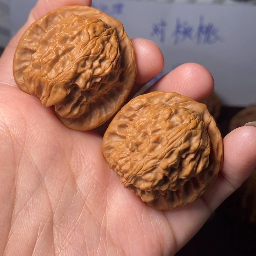 文玩核桃吊坠野狼