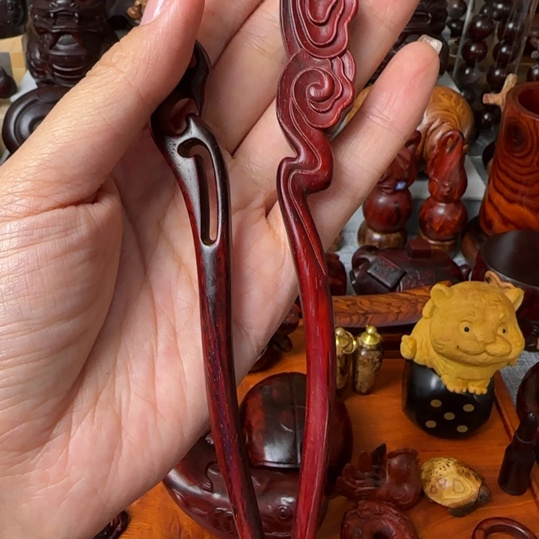 木小叶紫檀雕刻发簪把件一个