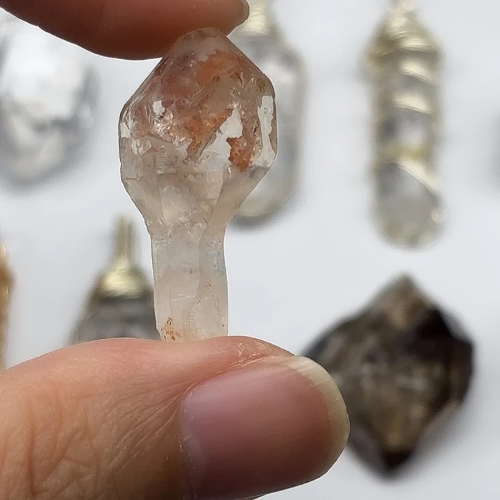 水晶颈饰未镶嵌巴基斯坦红泥闪灵钻31mm