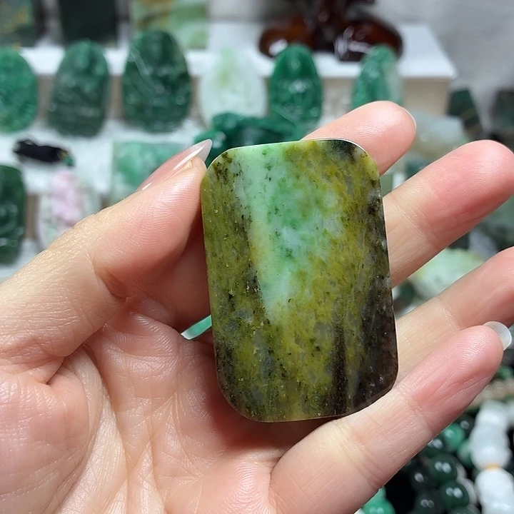 独山玉未镶嵌吊坠