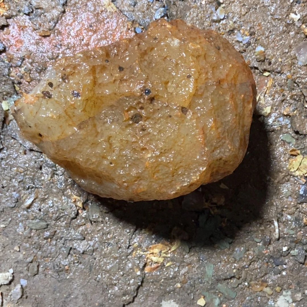 哆***粉定制玛瑙原石切开不退