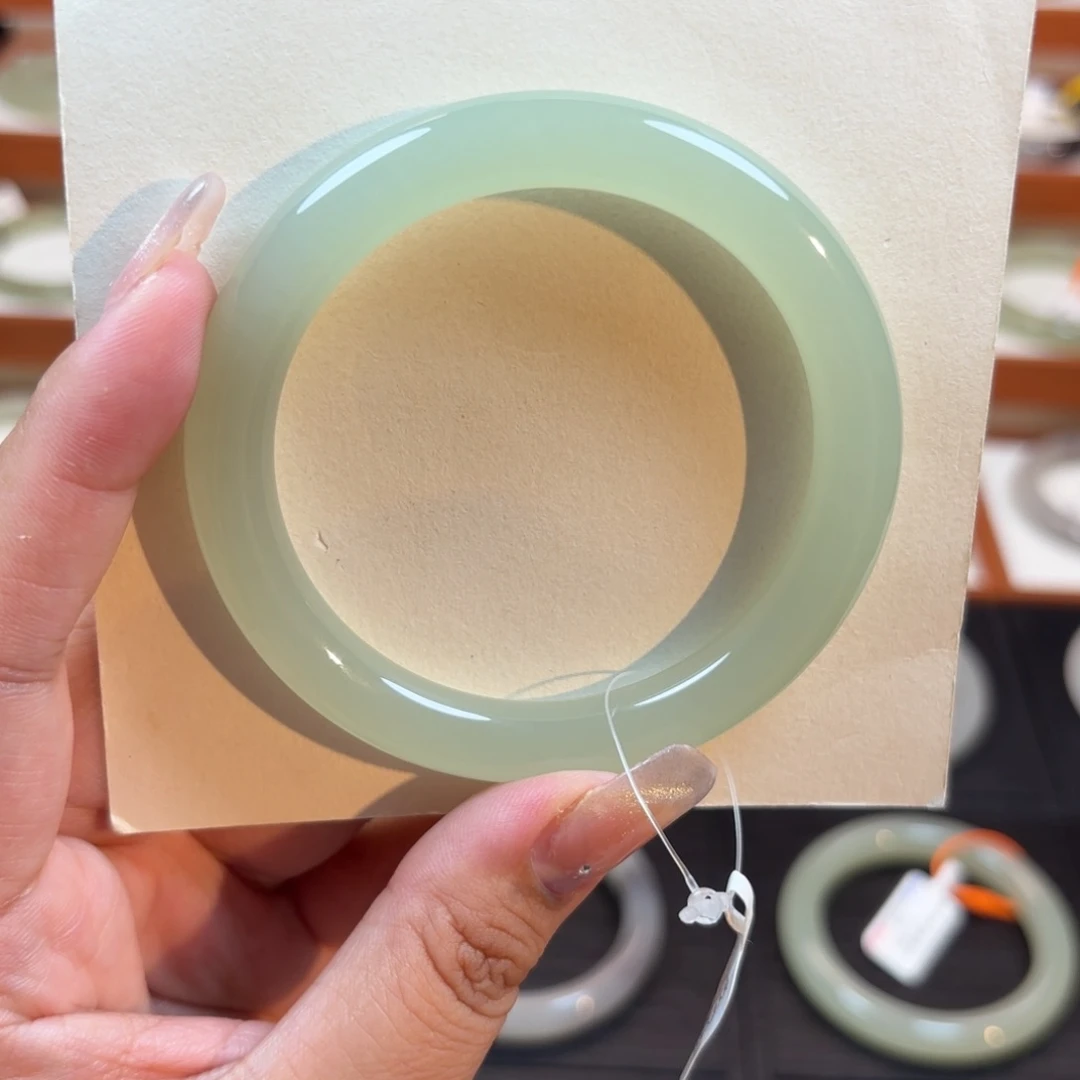 和田玉手镯未镶嵌冰薄荷圆条手镯