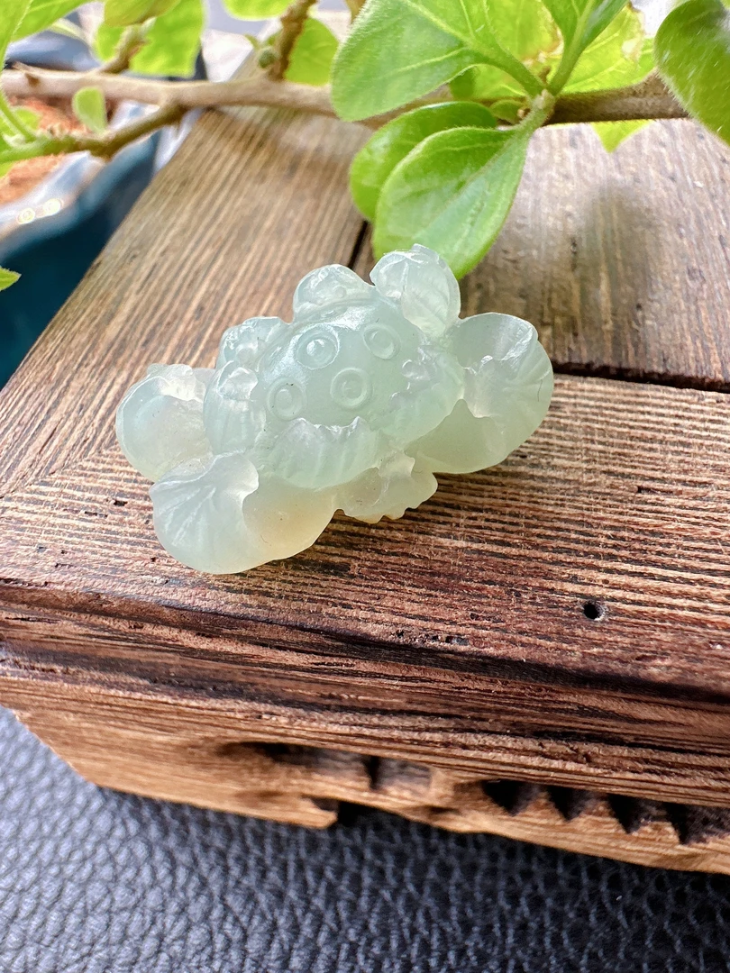 天然A货缅甸翡翠品质珠宝冰种荷花毛货未抛光