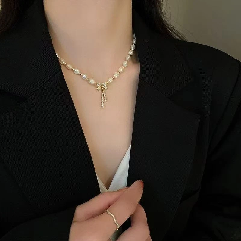 钛钢仿珍珠项链 蝴蝶结项链女轻奢优雅气质锁骨链新款潮流百搭b