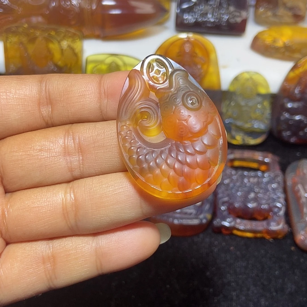 琥珀未镶嵌颈饰缅甸天然琥珀吊坠