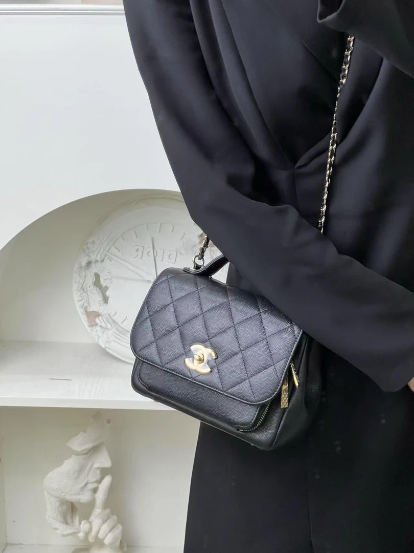 99新 Chanel/香奈儿 香奈儿邮差包小号黑金牛/99新/严选