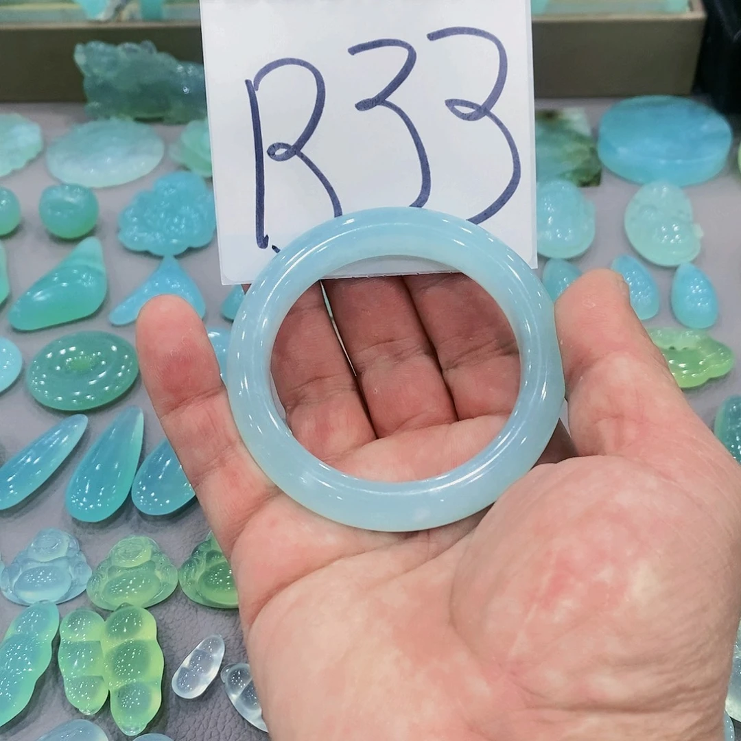 蛇纹石玉珠宝奇石未镶嵌小****猪