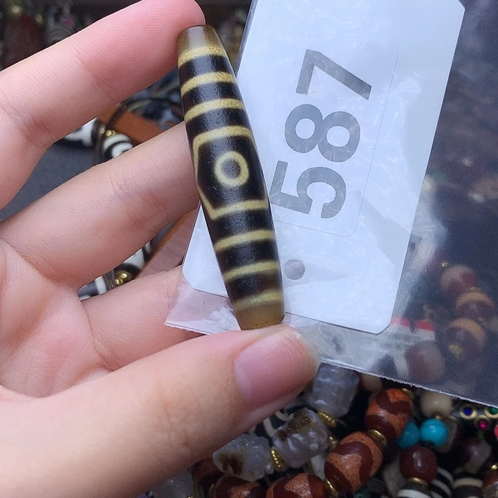 未镶嵌发一个玛瑙/玉髓