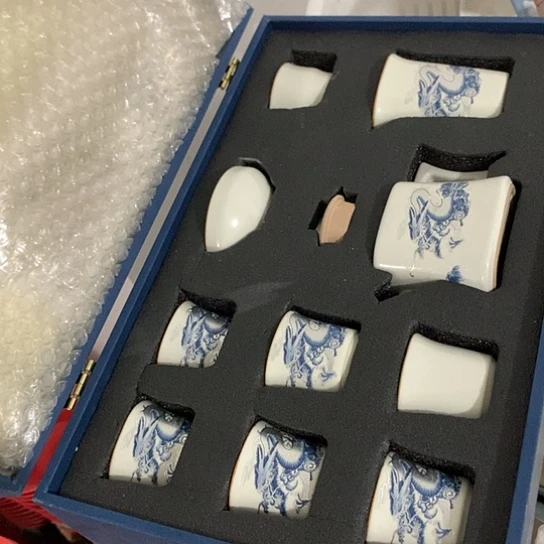 紫砂陶瓷材料研究中心