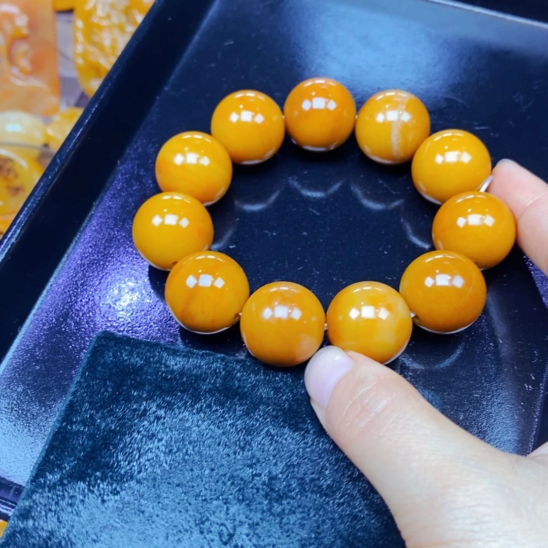 未镶嵌石英质玉（黄龙玉）颈饰