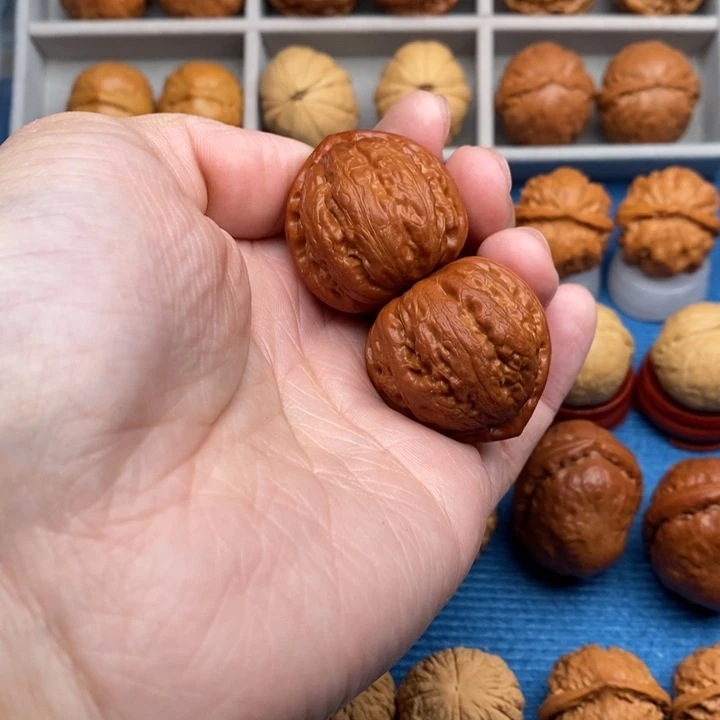 文玩核桃把件胖头陀