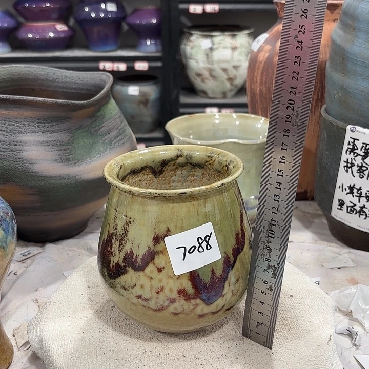 摆件高14，口9.5，有孔7088