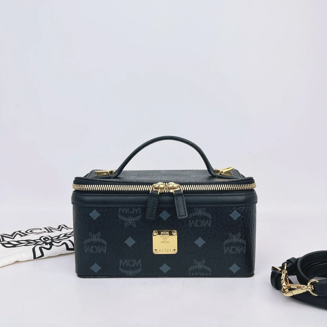 95新 MCM MCM 黑色老花化妆包底长20 F125