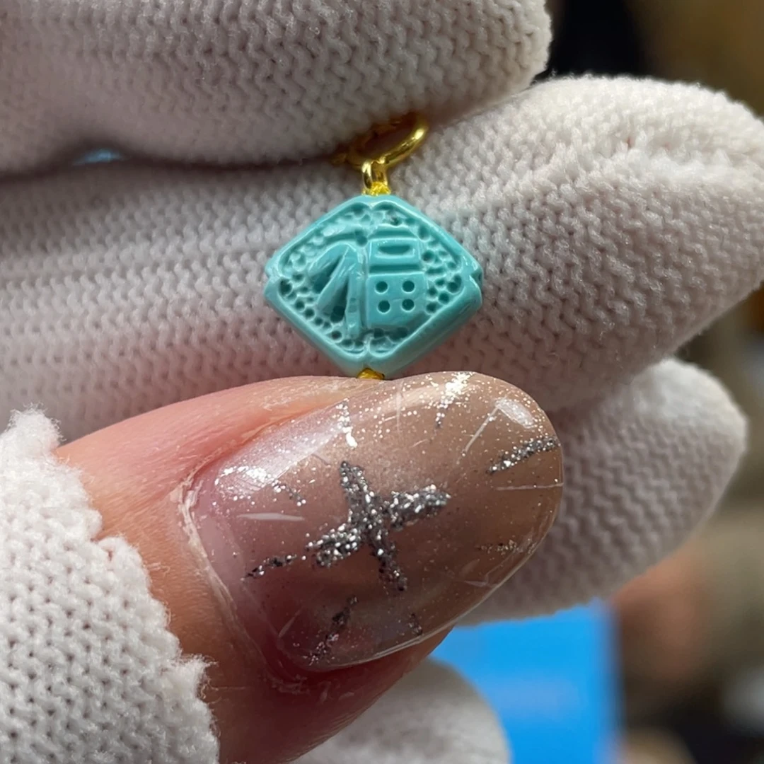 绿松石未镶嵌挂件