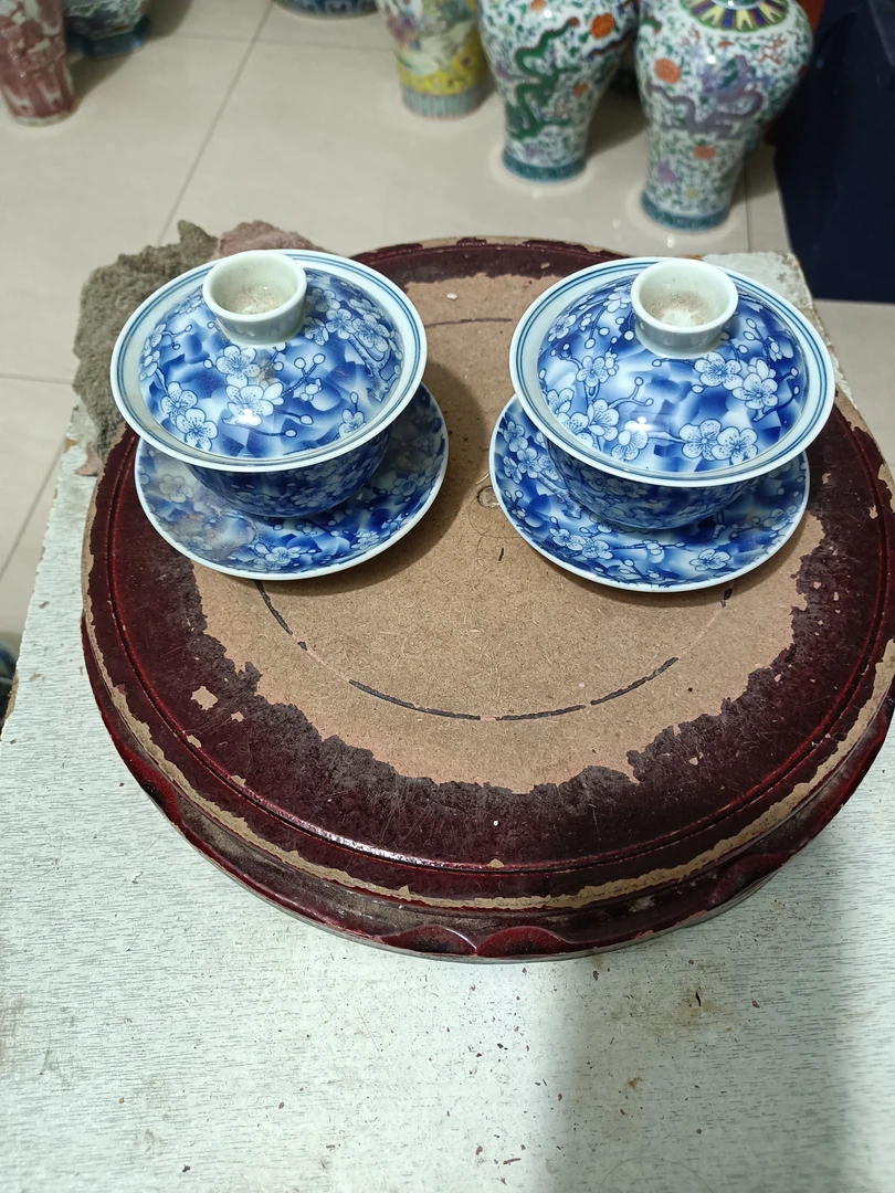 一对清花釉下彩杯子