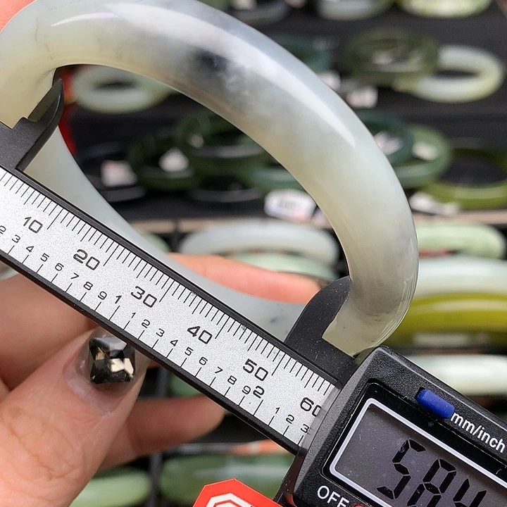 蛇纹石玉手镯未镶嵌576