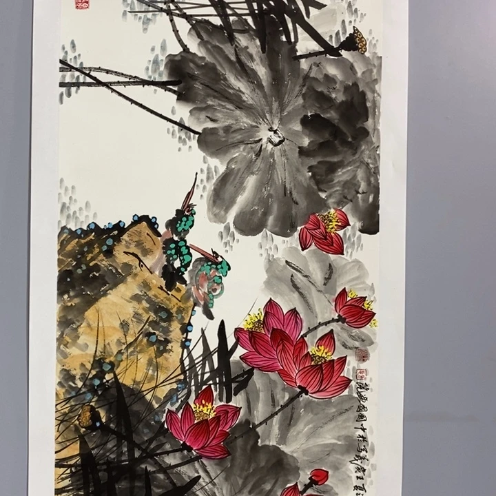 手绘作品等多种形式进行