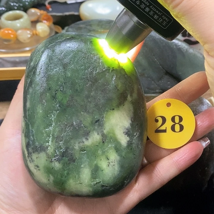 未镶嵌和田玉（糖玉）挂件