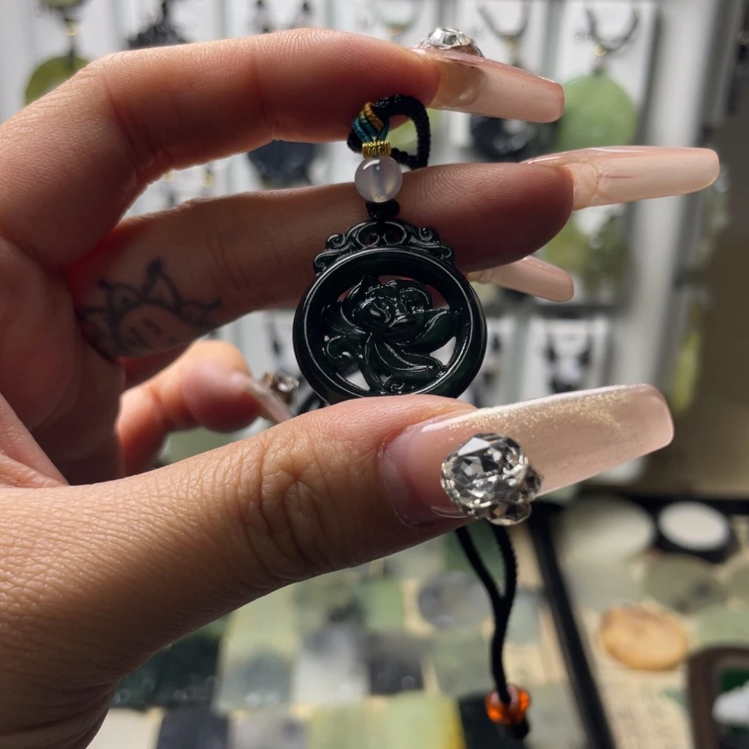 岫玉颈饰未镶嵌囍*莲花