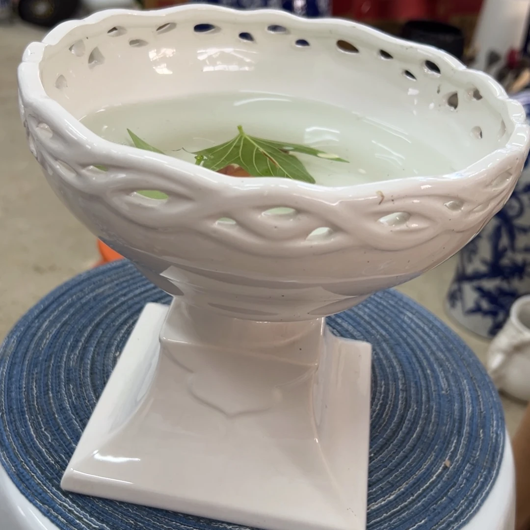 微瑕青花瓷器值得厚爱