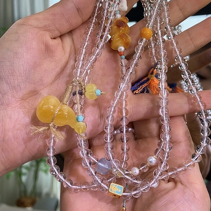 琥珀颈饰未镶嵌?蜜蜡