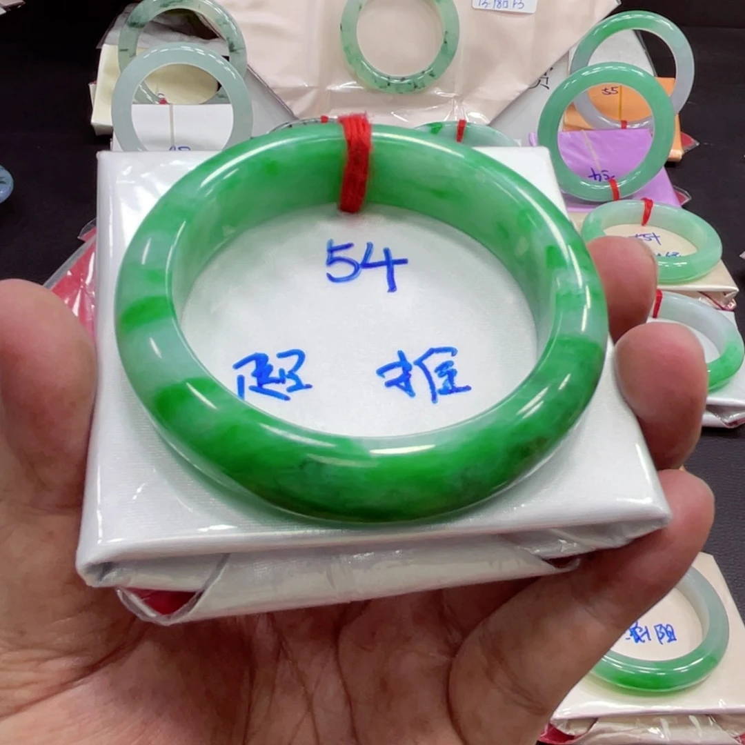 翡翠手镯（贵妃镯）未镶嵌翡翠