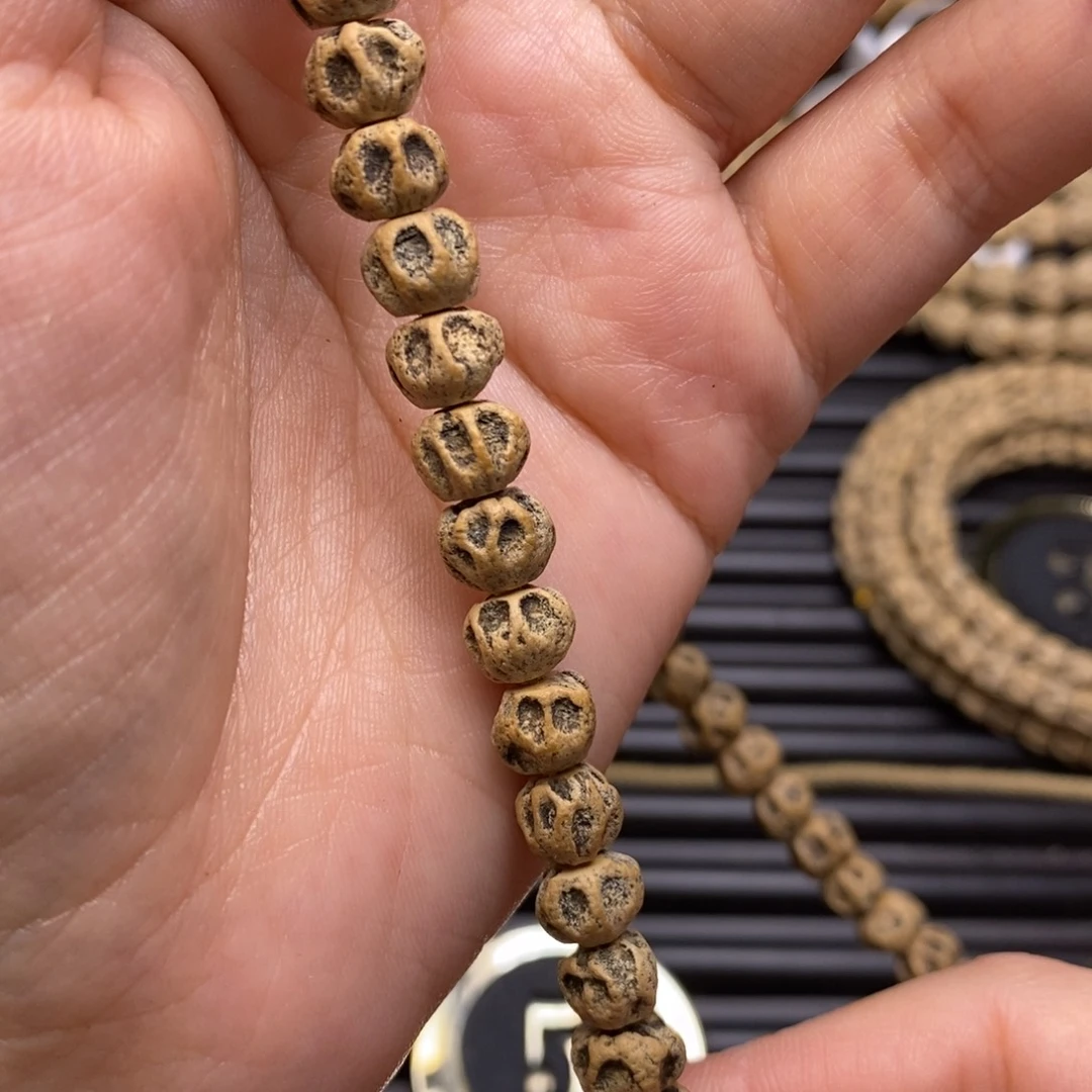 柏香籽/百香籽吊坠～