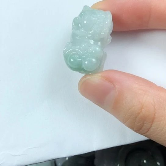 翡翠未镶嵌颈饰缅甸A货，每天下午1点半开播