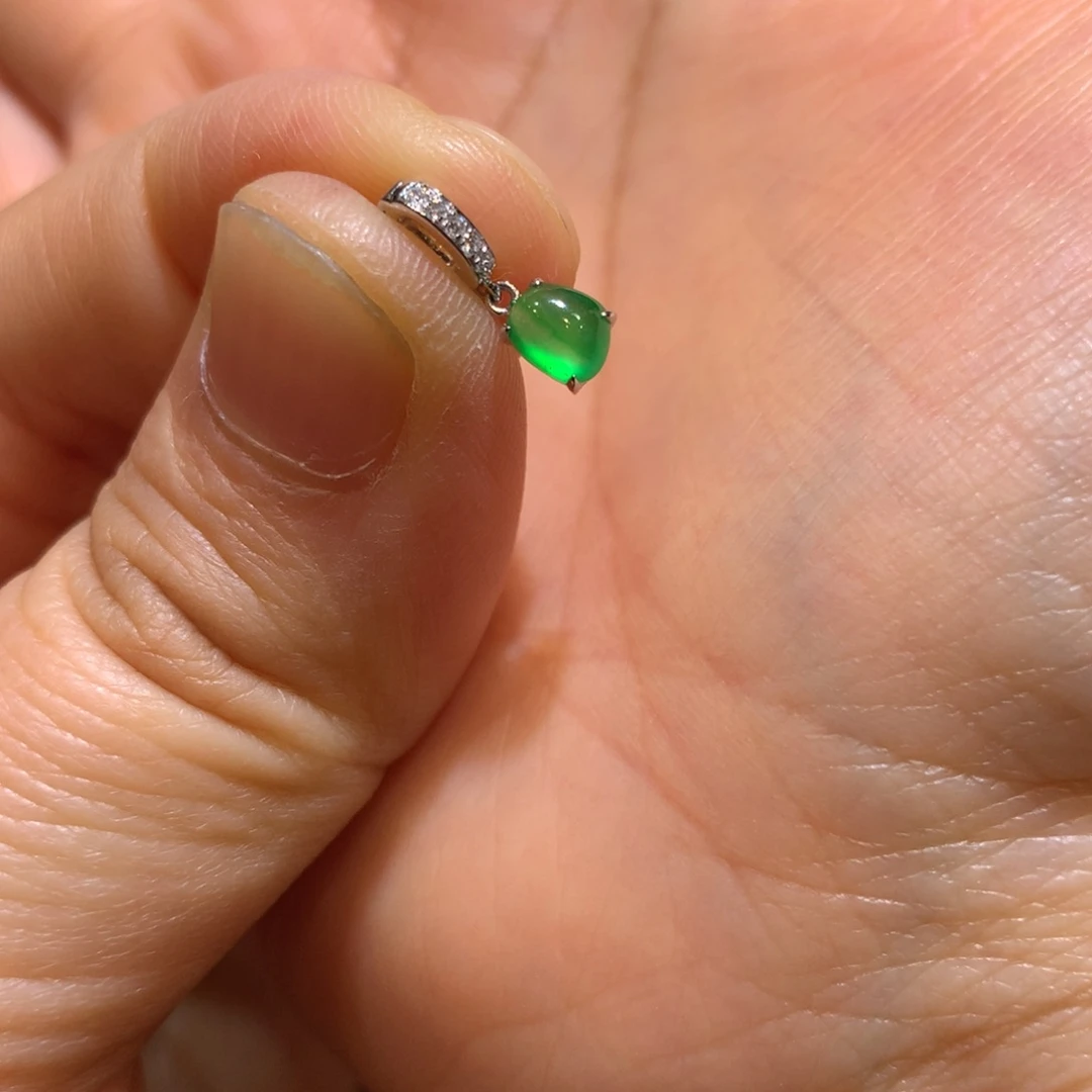 翡翠18K金镶嵌颈饰提溜