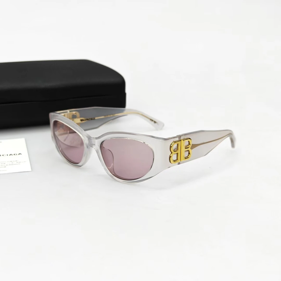 99新 Balenciaga/巴黎世家 全新闲置冰透粉双B徽标太阳镜