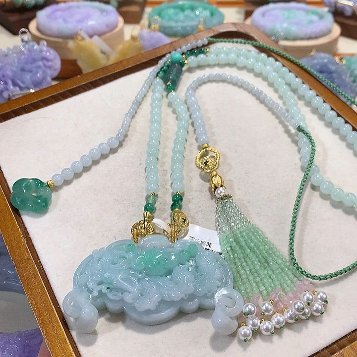 翡翠未镶嵌颈饰翡翠吊坠